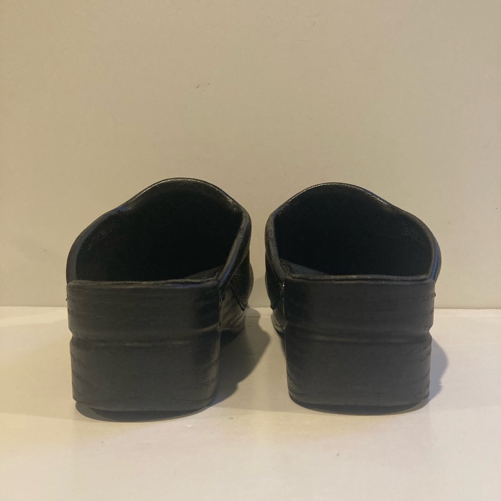 Dansko Sonja Black Cabrio Slide-on Nursing Clogs - Picture 5 of 11